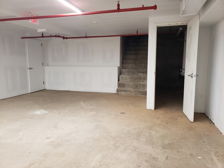 More Photos Of 526 Broadway, Newark General Retail For Sale