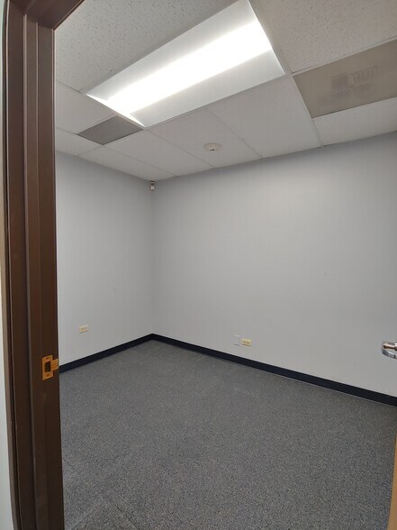 More Photos Of 393 S Harlan St, Lakewood Medical For Lease