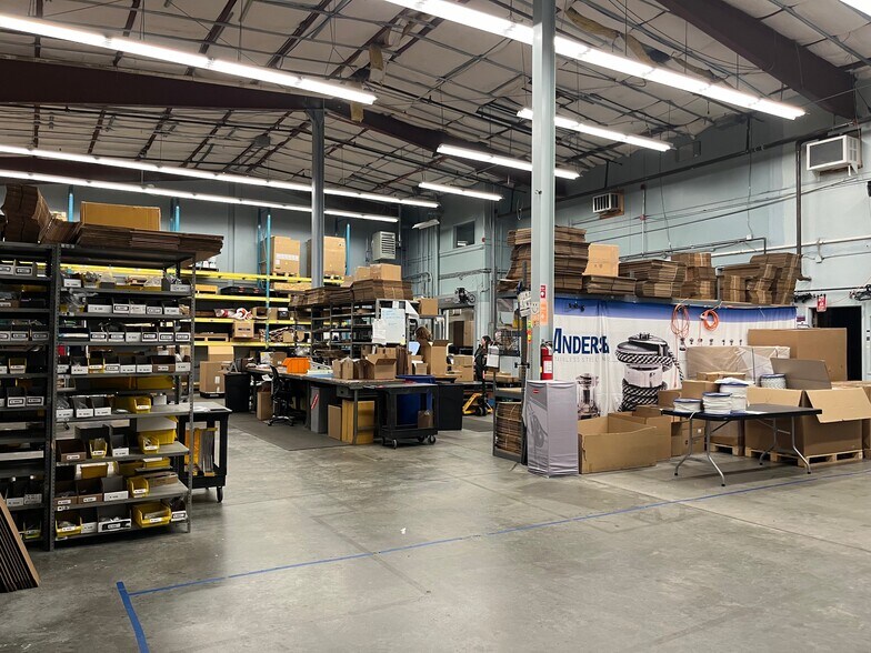 More Photos Of 1170 E Main Rd, Portsmouth Unknown For Sale