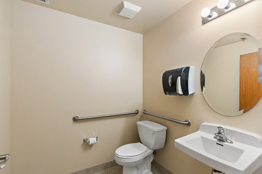 More Photos Of 129 Commercial Dr, Yorkville General Retail For Lease