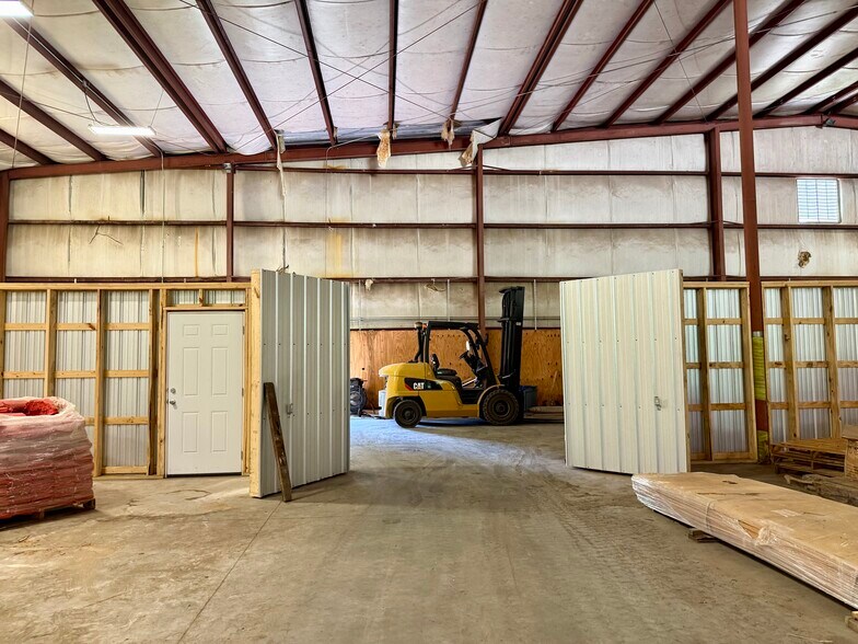 More Photos Of 500 Industrial Park dr, Brewton Warehouse For Sale