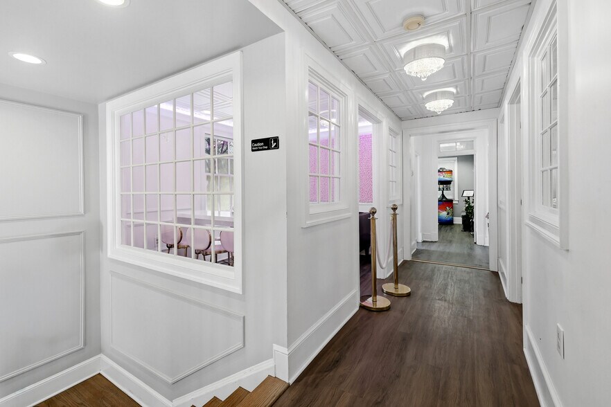 More Photos Of 3 E Market St, Leesburg Office For Sale