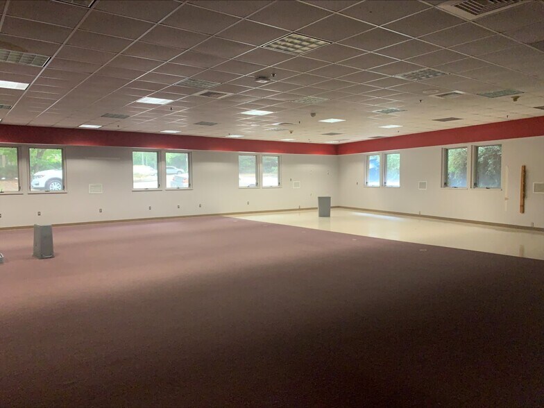 More Photos Of 1020 Grove Rd, Greenville Medical For Lease