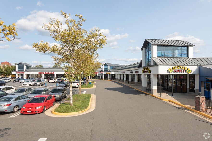 More Photos Of 13957-13991 Metrotech Dr, Chantilly General Retail For Lease