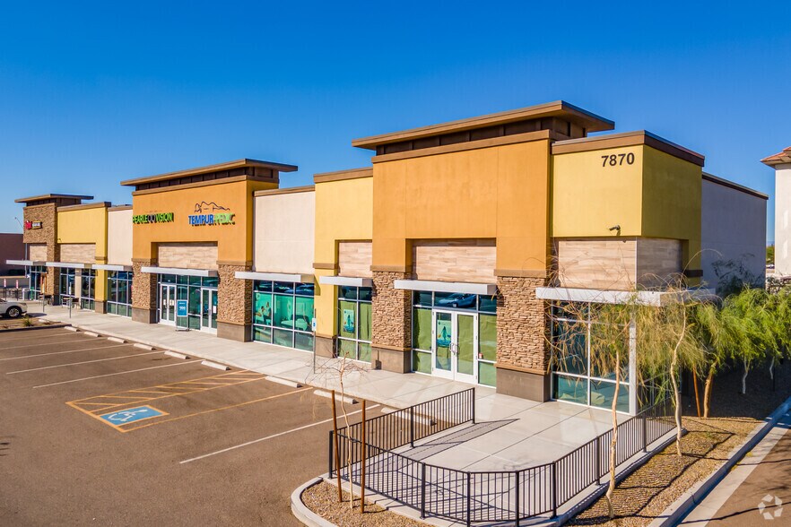 More Photos Of 7870 W Bell Rd, Glendale General Retail For Lease