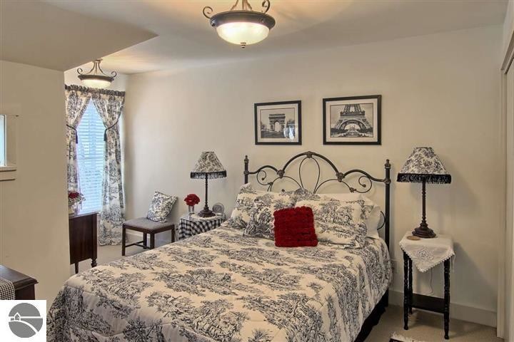 More Photos Of 230 Wellington St, Traverse City Hospitality For Sale