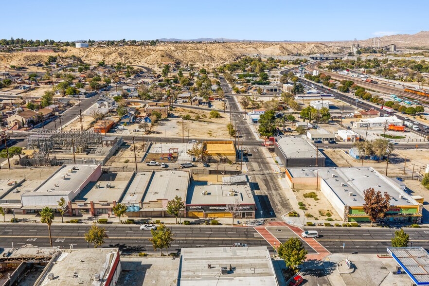 More Photos Of 15586 7th St, Victorville Storefront For Sale