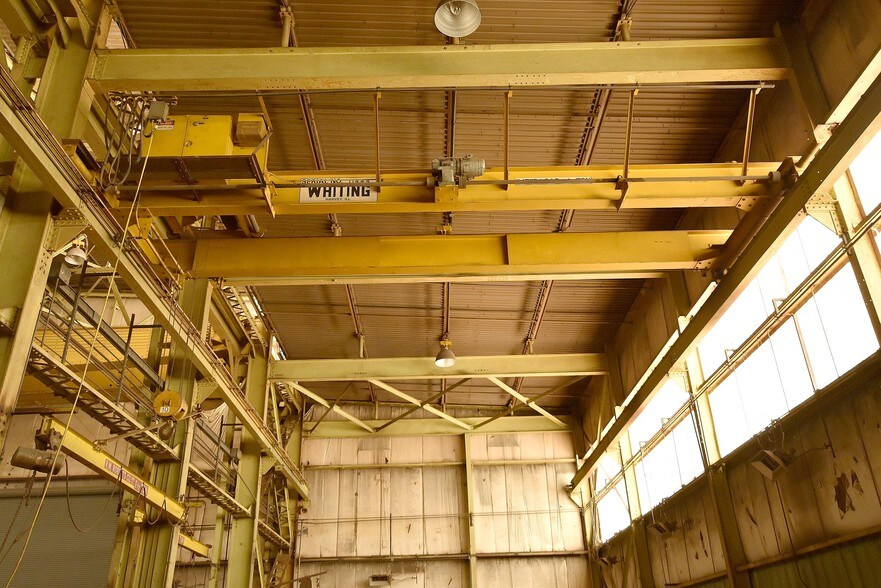 More Photos Of 420 Woodruff Rd, Joliet Warehouse For Lease
