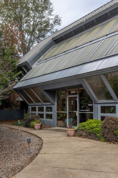 More Photos Of 850 W Morgan St, Raleigh Loft Creative Space For Sale