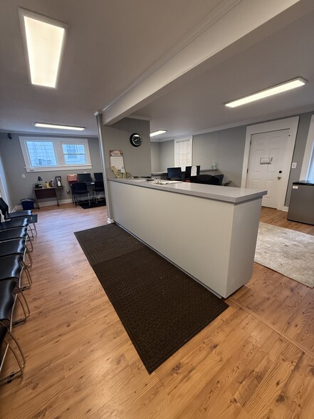 More Photos Of 307 W Antrim Dr, Greenville Medical For Lease