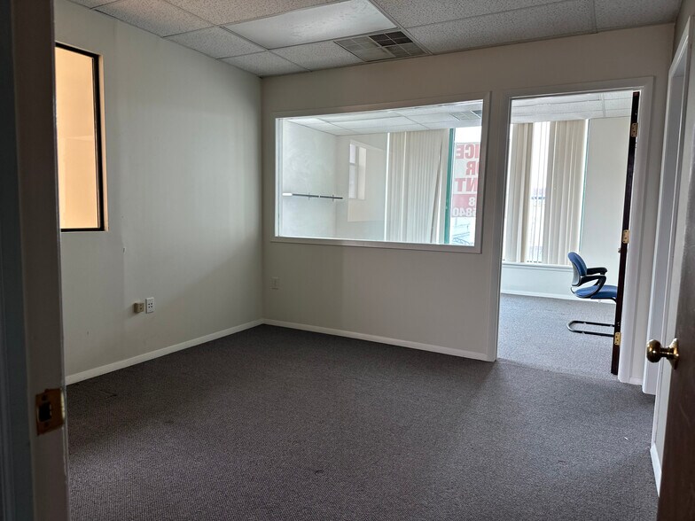 More Photos Of 5 E Palisade Ave, Englewood Storefront Retail Office For Lease