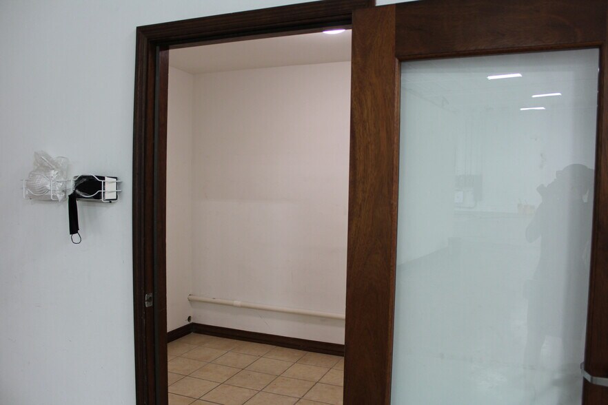 More Photos Of 1970 NW 70th Ave, Miami Warehouse For Lease