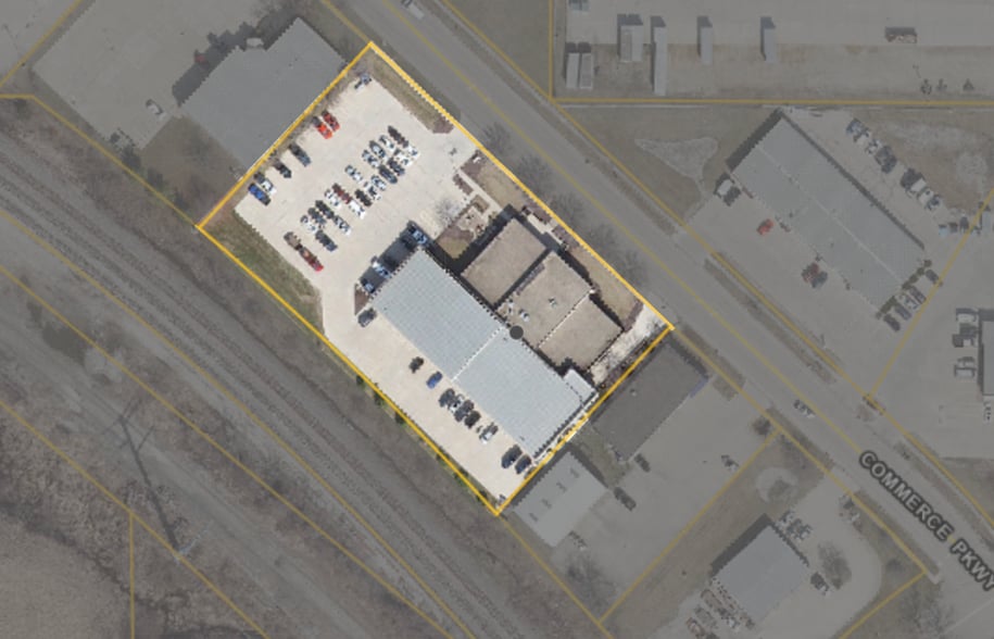 More Photos Of 1625 Commerce Pky, Bloomington Office For Sale