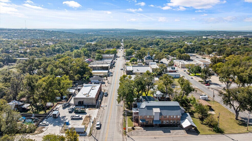 More Photos Of 301 NE Barnard St, Glen Rose Office For Sale