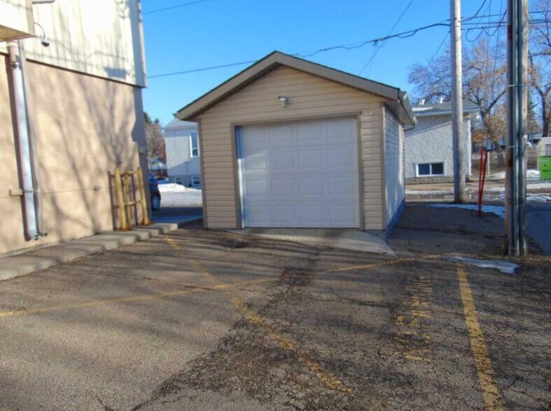 More Photos Of 9804 104th St, Fort Saskatchewan Office Residential For Sale