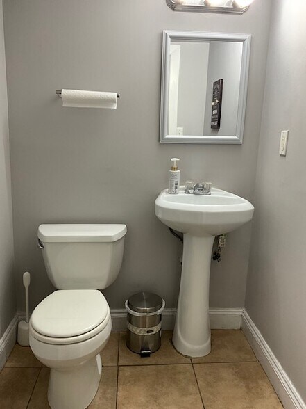 More Photos Of 523 Westfield Ave, Elizabeth Medical For Lease