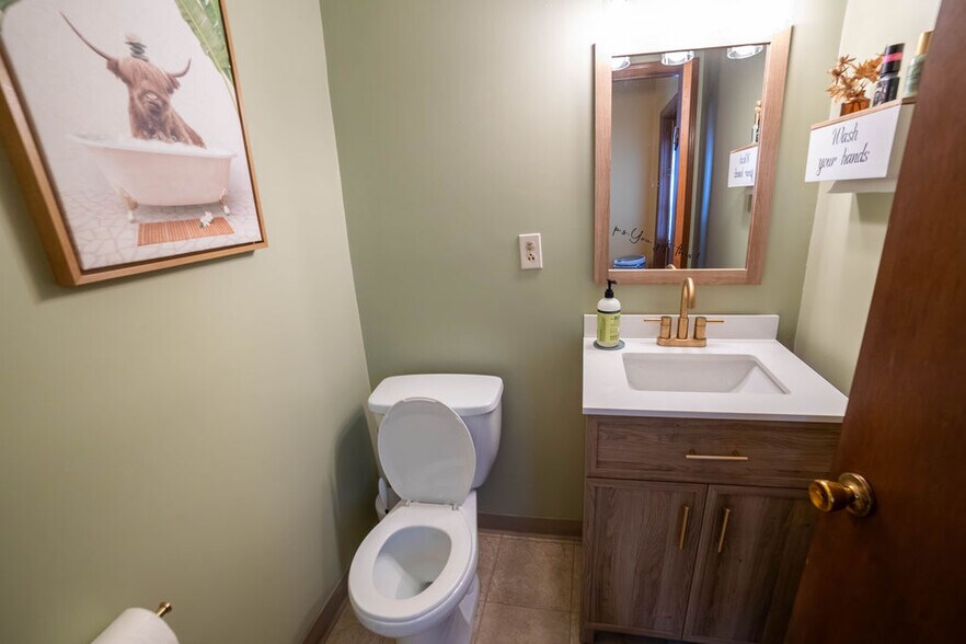 More Photos Of 811 Monroe St, Stroudsburg Office Residential For Lease