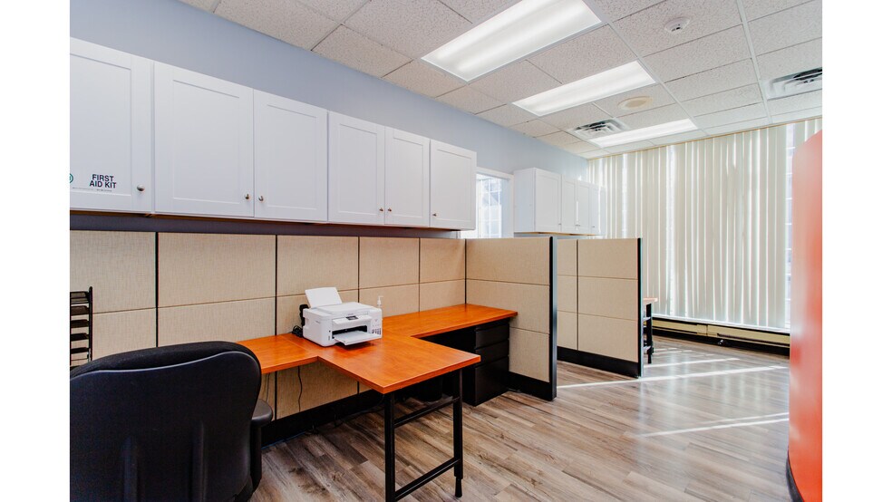 More Photos Of 815 Howard St, Evanston Medical For Sale