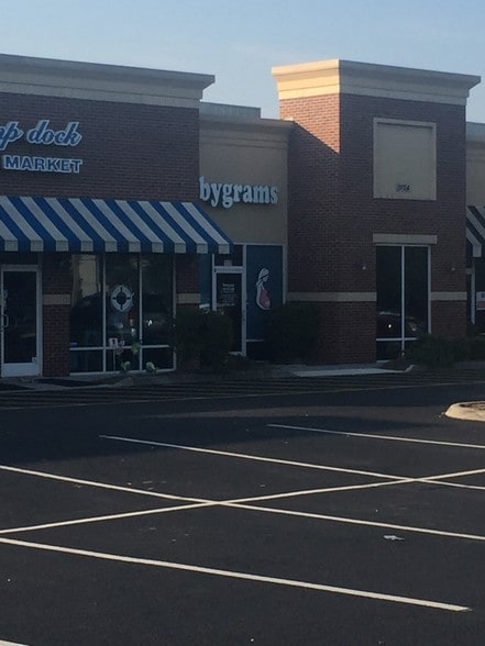 More Photos Of 11124 Kingston Pike, Knoxville Freestanding For Lease