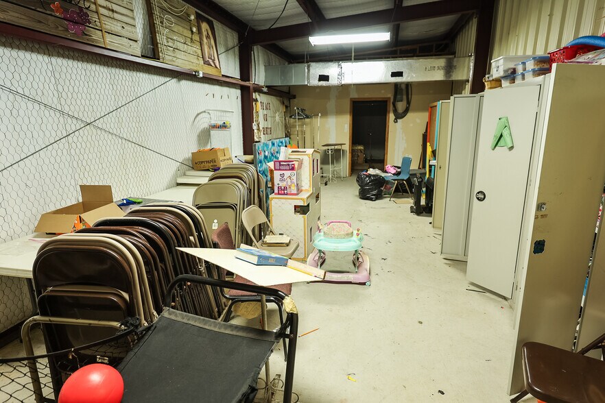 More Photos Of 5805 HWY 135, Gladewater Flex For Sale