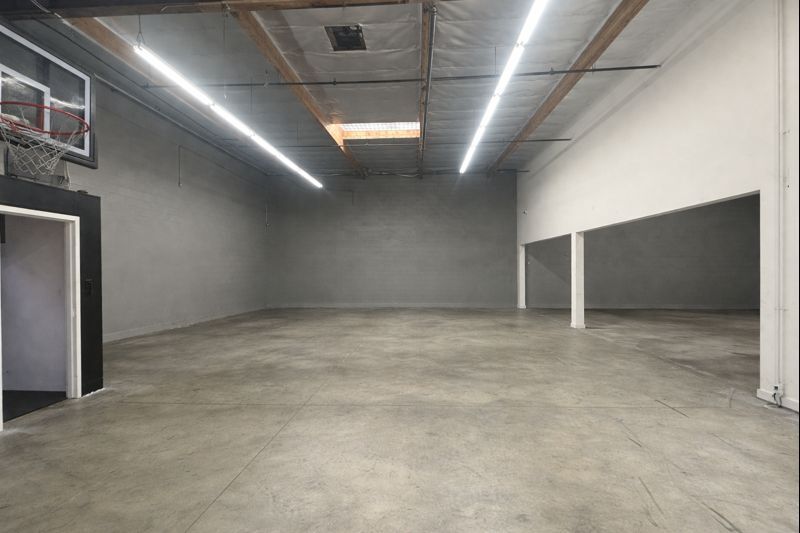 More Photos Of 1515 Railroad St, Glendale Warehouse For Lease