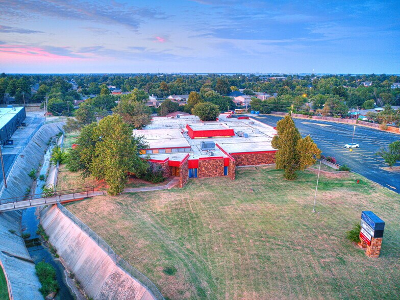 More Photos Of 6009 NW Expressway St, Oklahoma City Specialty For Sale
