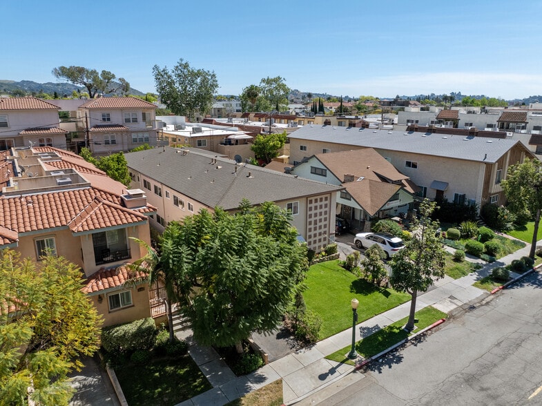 More Photos Of 530 N Maryland Ave, Glendale Apartments For Sale