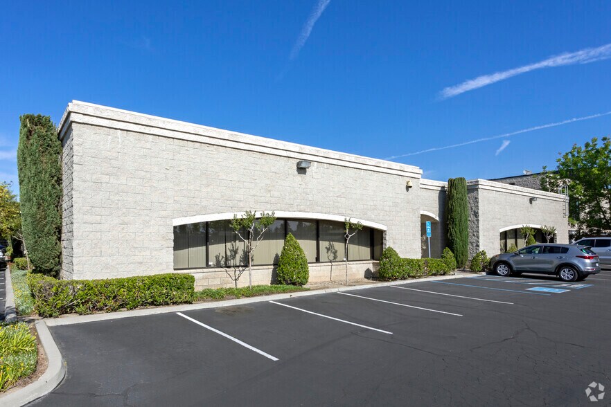 More Photos Of 7580 N Ingram Ave, Fresno Office For Lease