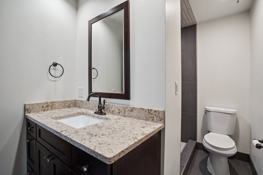 More Photos Of 410 Rath St, Waterloo Industrial For Lease