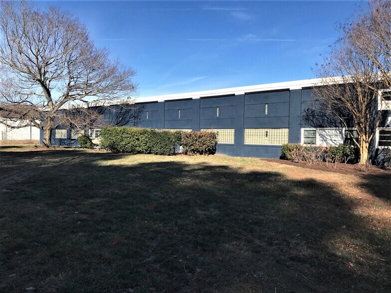 More Photos Of 28370 Saint Michaels Rd, Easton Warehouse For Lease