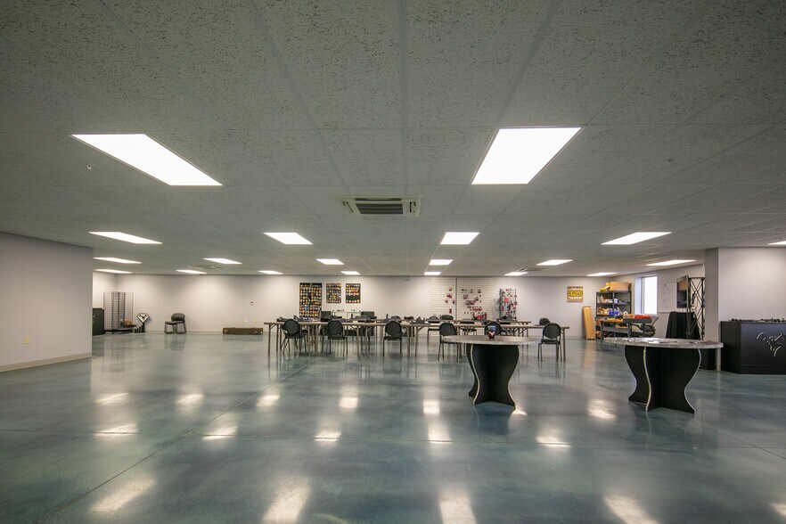 More Photos Of 1805 Fortune Dr, Winchester Warehouse For Sale