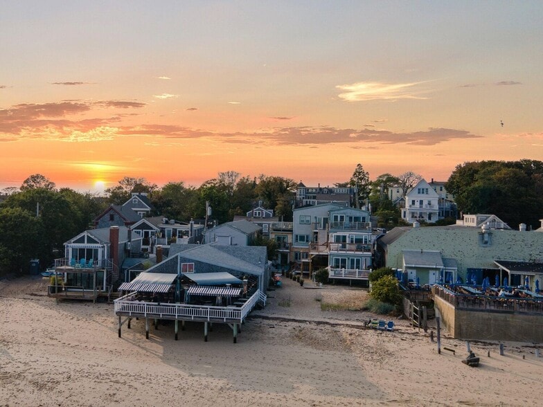 More Photos Of 193A Commercial St, Provincetown Bar For Sale
