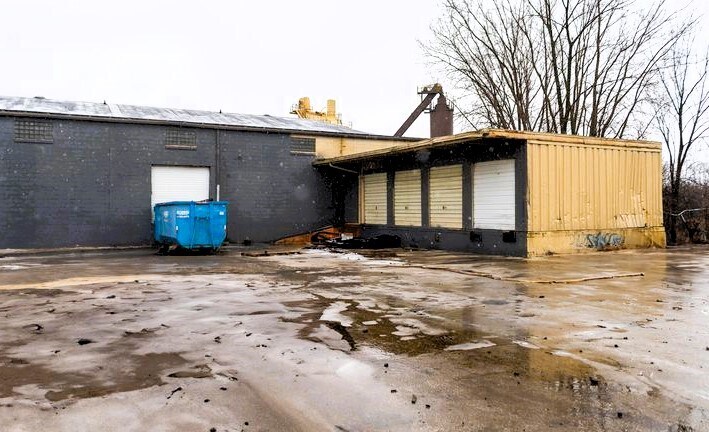 More Photos Of 2575 Dorr St, Toledo Service For Sale