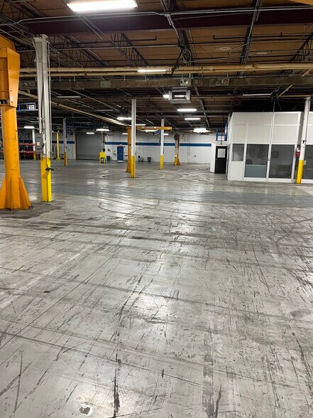 More Photos Of 820 Cochran St, Statesville Warehouse For Lease