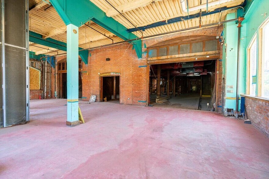 More Photos Of 15 E California Ave, Oklahoma City Restaurant For Sale