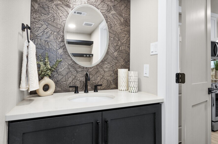 More Photos Of 17578 Highway 105, Montgomery Hotel For Sale