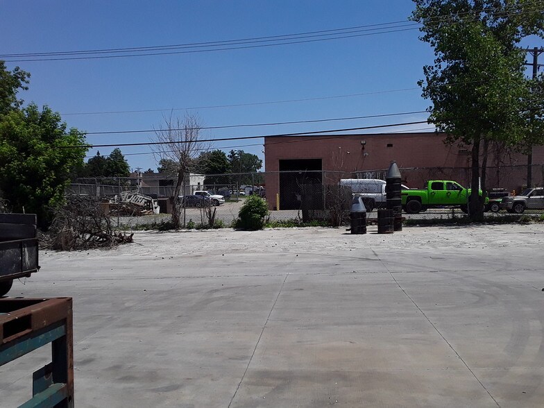 More Photos Of 33620 Lipke St, Clinton Township Manufacturing For Sale