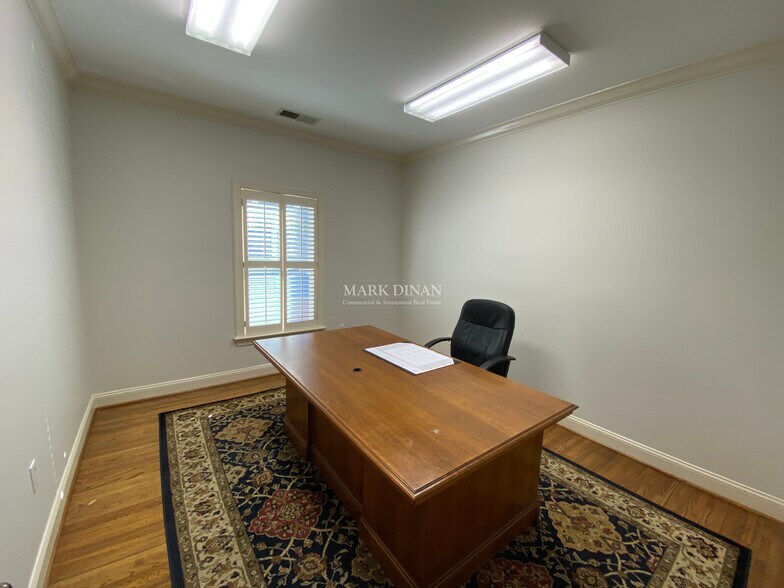 More Photos Of 2224 Cahaba Valley Dr, Birmingham Office For Lease