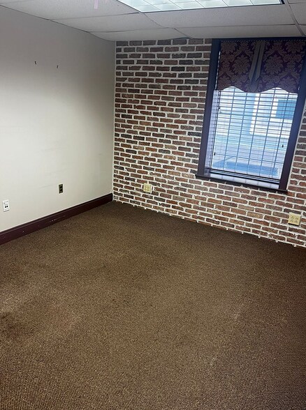 More Photos Of 2 North Ave, Cranford Office For Lease