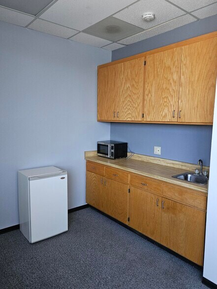 More Photos Of 5510 Skylane Blvd, Santa Rosa Office For Lease