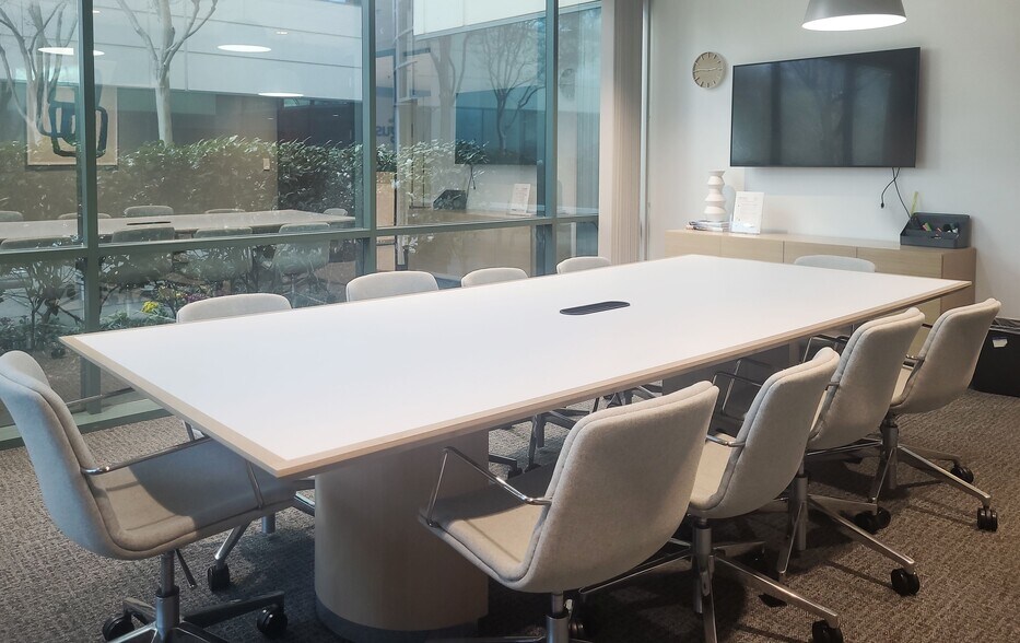 Primary Photo Of 2180 Harvard St, Sacramento Coworking Space