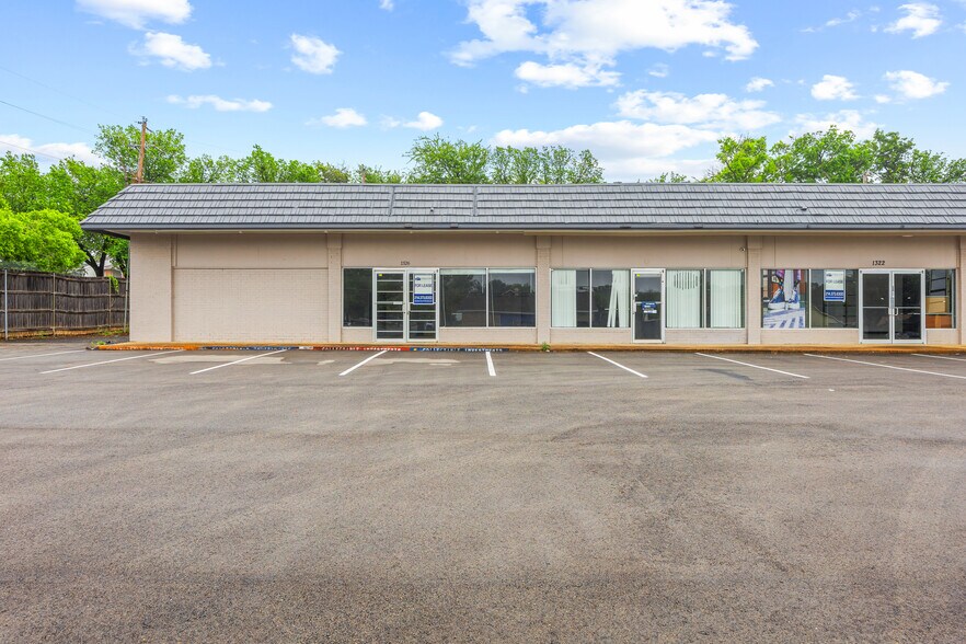 More Photos Of 1320-1326 Bedford Rd, Bedford Unknown For Lease
