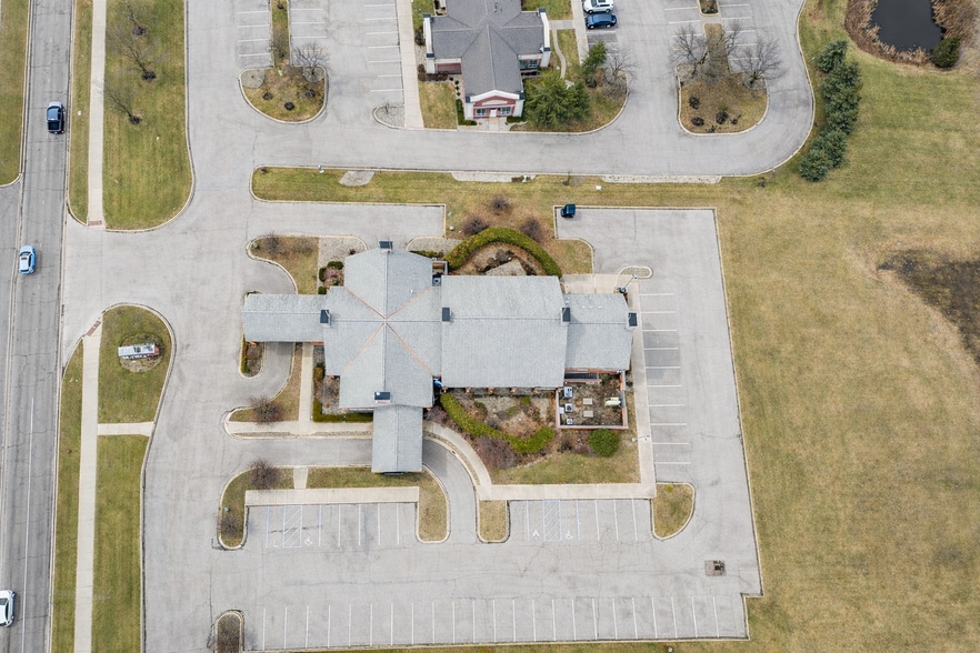 More Photos Of 15555 Silver Pky, Fenton Medical For Lease