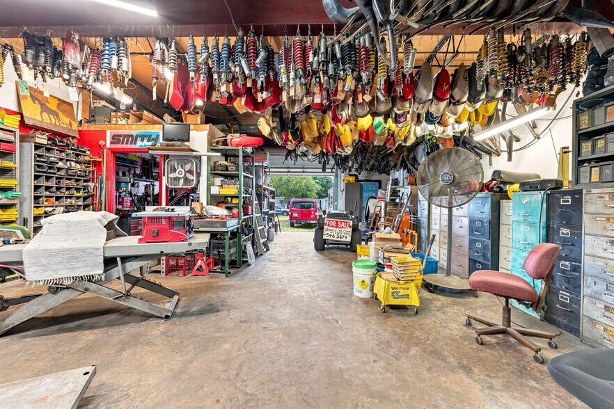 More Photos Of 4643 73rd Ave, Pinellas Park Manufacturing For Sale