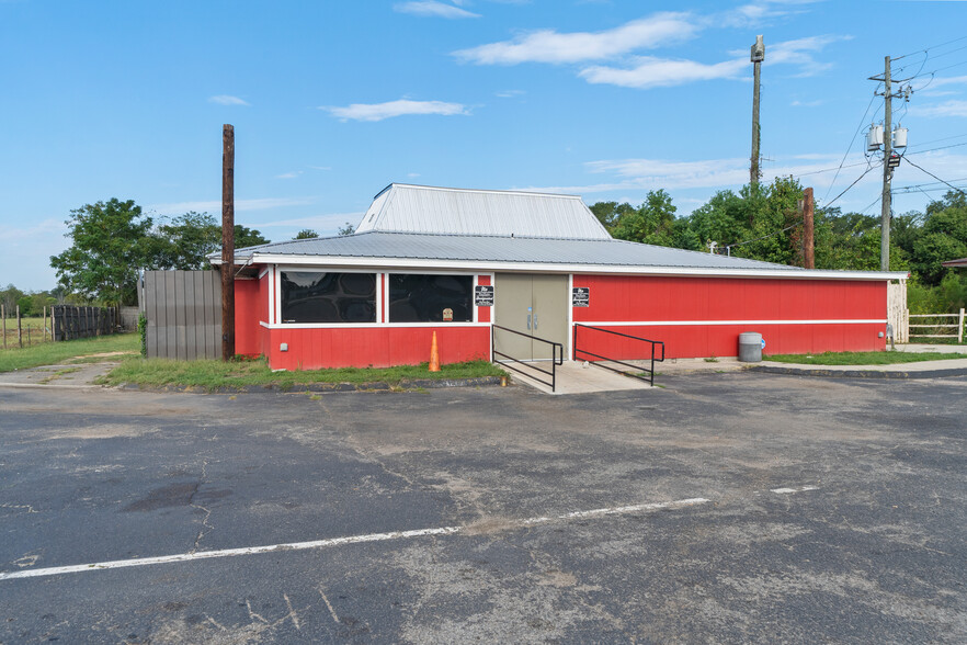 Primary Photo Of 7405 Industrial Hwy, Macon-Bibb Bar For Sale