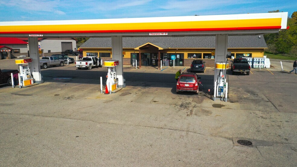 More Photos Of 390 W Main St, Stockbridge Service Station For Sale