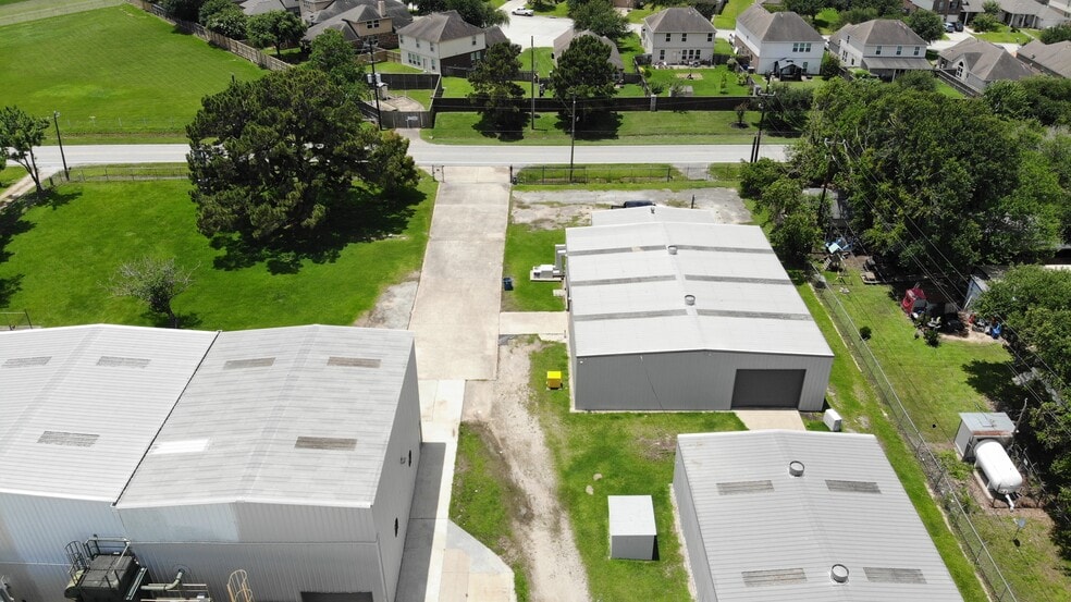More Photos Of 15046 Grant Rd, Cypress Warehouse For Lease