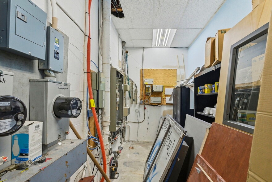 More Photos Of 1245 US 1, Edison Medical For Lease