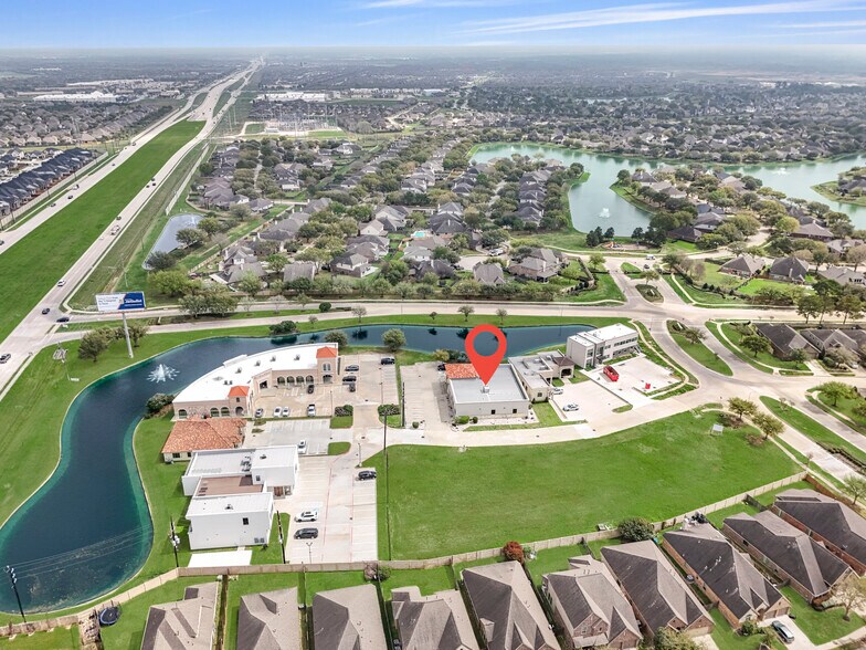 More Photos Of 15010 Lakefair Dr, Richmond Medical For Lease