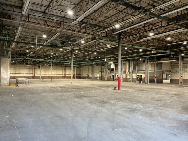 More Photos Of 10500 W Reno Ave, Oklahoma City Manufacturing For Sale